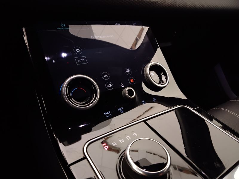 GuidiCar - LAND ROVER Range Rover Velar 2018 Velar 2.0 i4 R-Dynamic 240cv auto Usato
